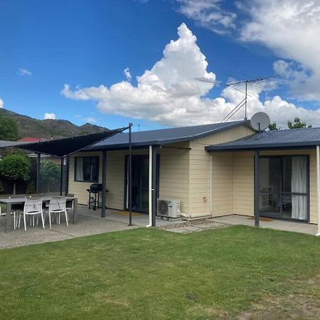 Sunny Escape In Old Cromwell Exterior foto