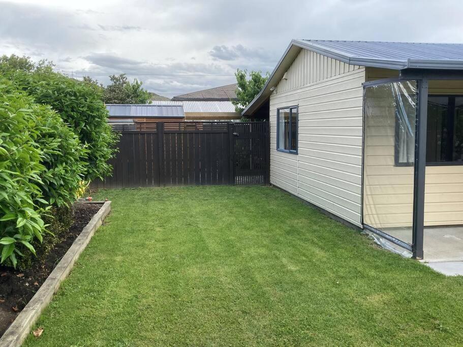 Sunny Escape In Old Cromwell Exterior foto